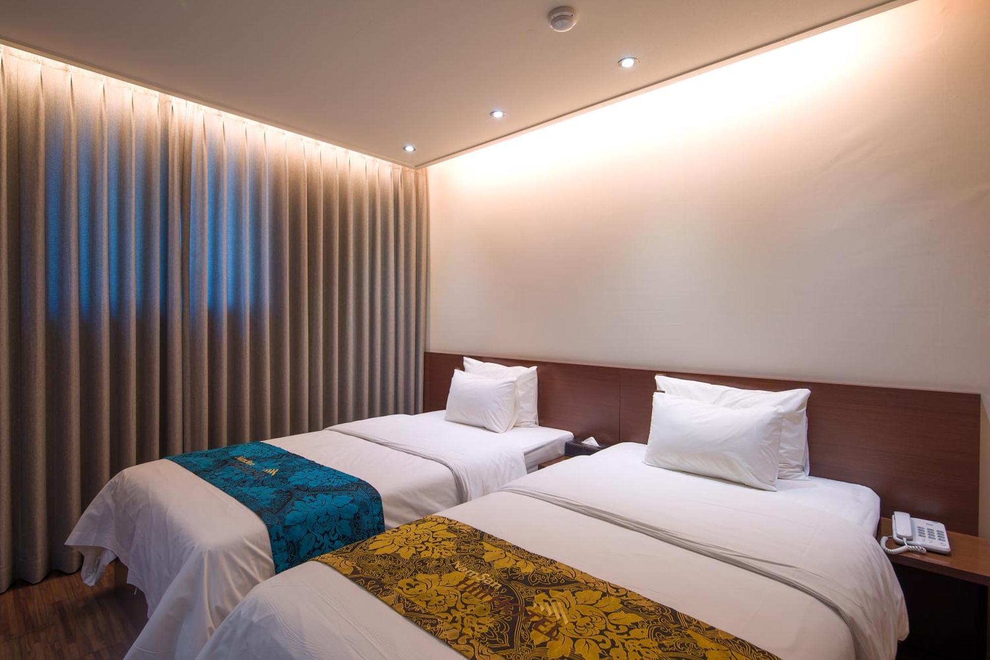 โรงแรมนัมซาน ฮิลล์ 3*
